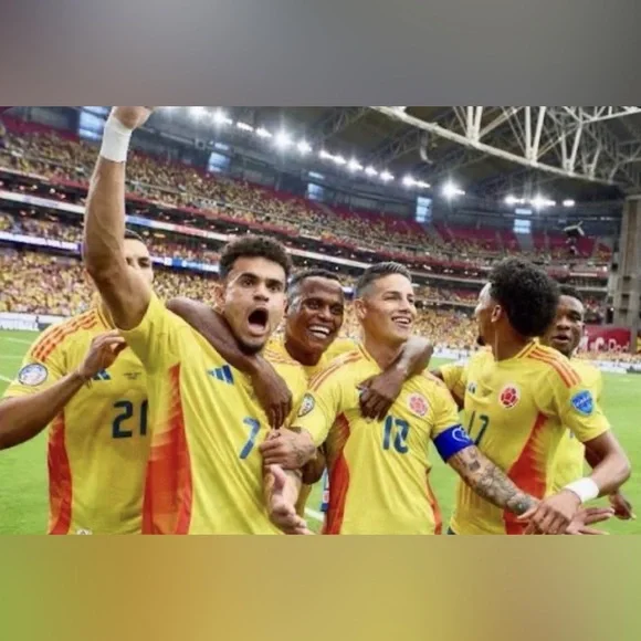 Adidas Authentic Colombia National Team 2024 IP8279 Home Jersey Men’s Sz: XL - Picture 2 of 6